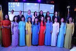 1-nhom-nhan-van-img-1579