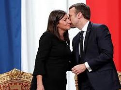 greeting-kiss