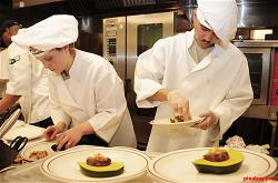 chef-bep-nha-hang-restaurant-food-thuc-pham-nau-an-cook