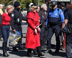 afp-nu-tai-tu-jane-fonda-bi-bat