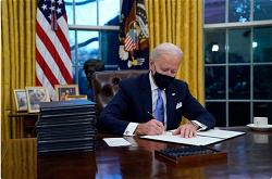 biden-in-the-office