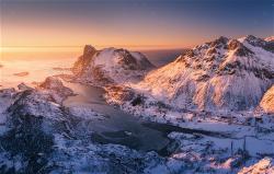 sunset-on-snow