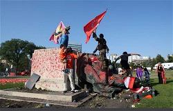 tuong-nu-hoang-anh-bi-xo-nga-o-canada