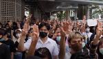 03-hinh-chinh-trang-nhat-protest-hand-sign-2020