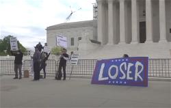 protesr-court