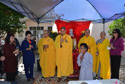 hoi-cao-nien-a-my-to-chuc-le-vu-lan-01