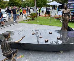 z-australia-boat-people-07-feb-vietnamese-monument-3