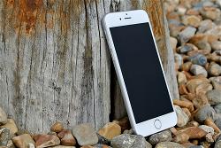 duc-sap-cho-dung-iphone-thay-can-cuoc-cong-dan