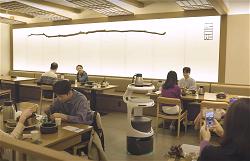 robot-in-a-restaurant