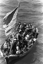 800px-35-vietnamese-boat-people-2