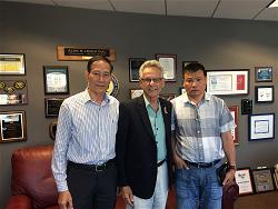 truong-duy-nhat-alan-lowenthal