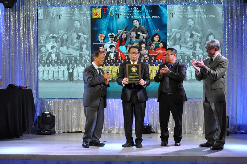 (5)-BAN-TÙ-CA-XUÂN-ĐIỀM-KỶ-NIỆM-32-NĂM-DSC_0474