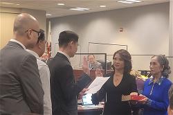 daisy-tong-being-sworn-in