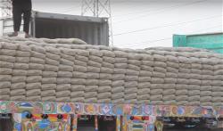 a-cement-xi-mang-loading-truck