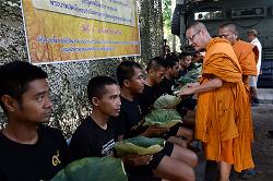 afp-monks-marines-thailand