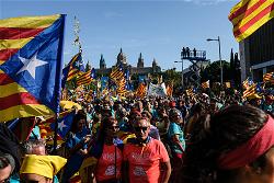 afp-quoc-khanh-dao-quoc-catalonia