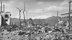 bom-hat-nhan-1945-hiroshima-photo-smithsonian